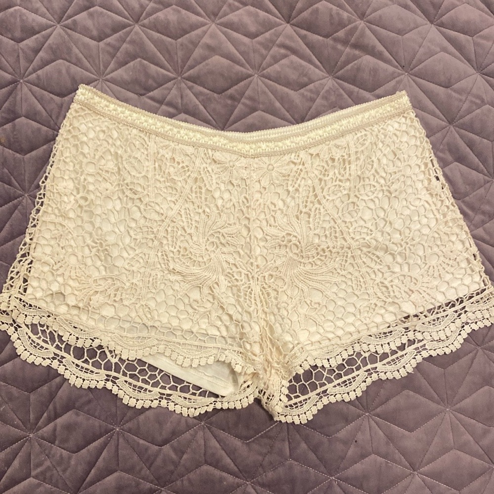 Ivory lace shorts, size XL